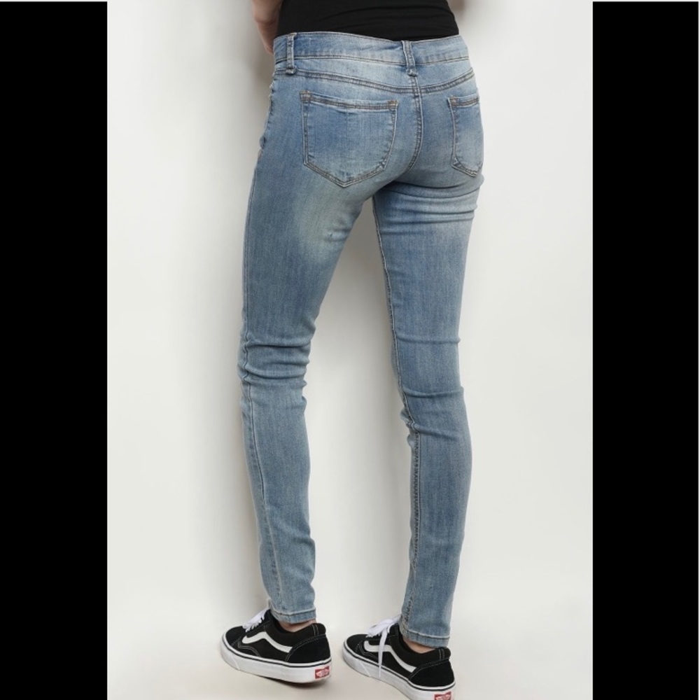 🎈2/$20🎈 ALMOST GONE Special A Skinny Jeans - Picture 5 of 5